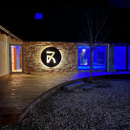 7 Stodola - Butikowy Lägenhet