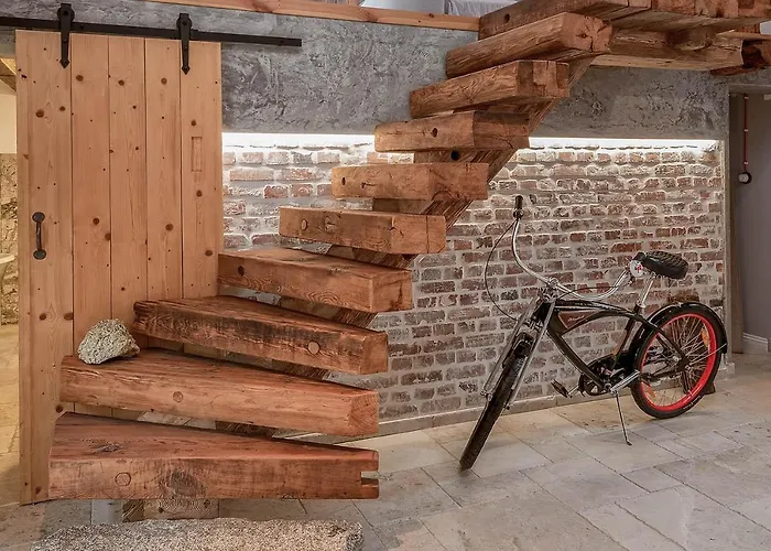 7 Stodola - Butikowy * Осек